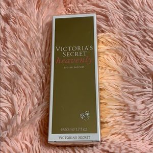 Victoria Secret Heavenly perfume